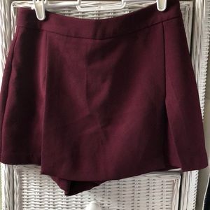 BCBG gorgeous burgundy/maroon skirt! NEVER WORN